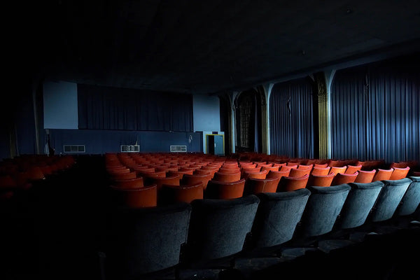 The Final Curtain - Darren Holden