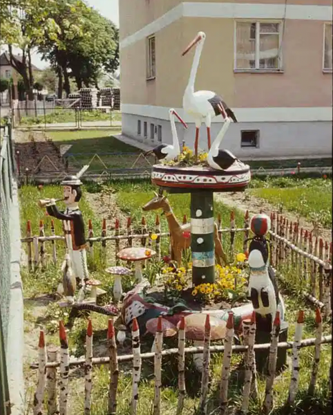 NOT. FOT. Władysław Hasior’s Photo Notebook Vol.6 Plebaian Art. Painted Houses